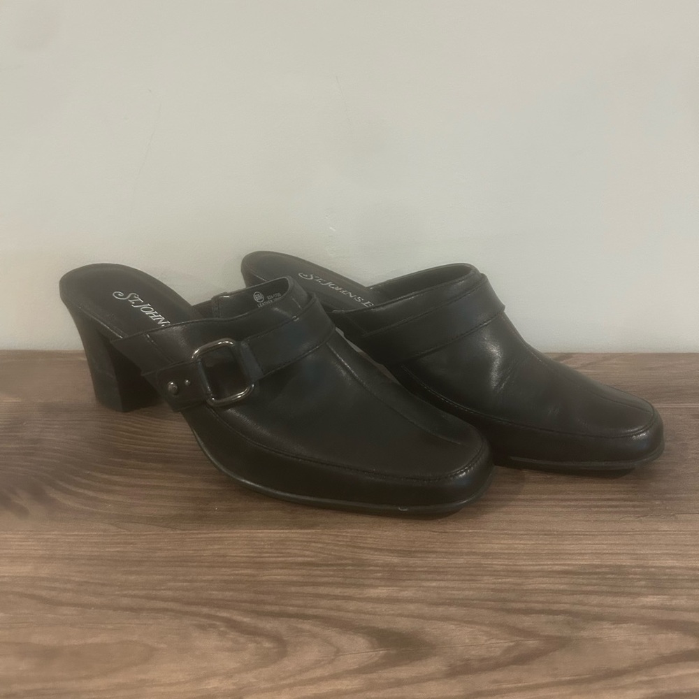 Y2k St. John’s Bay Black Leather Mules